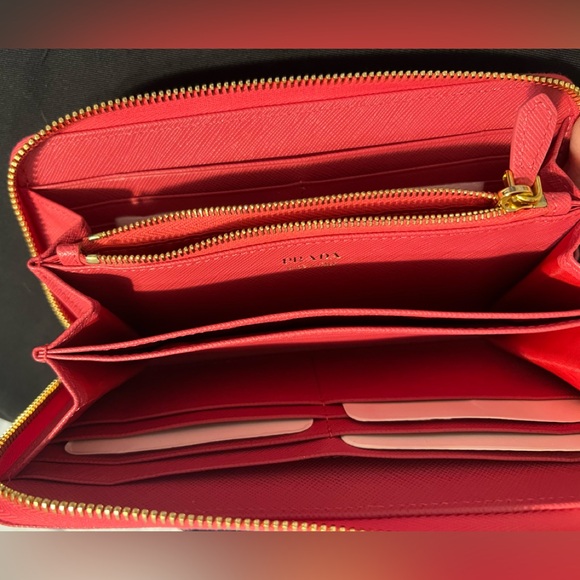 Prada Authentic Saffiano Leather Wallet - Picture 4 of 7